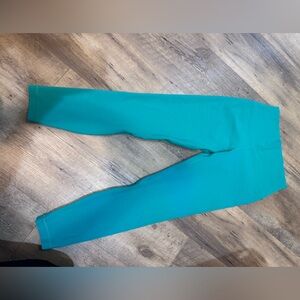 Lululemon leggings size 6